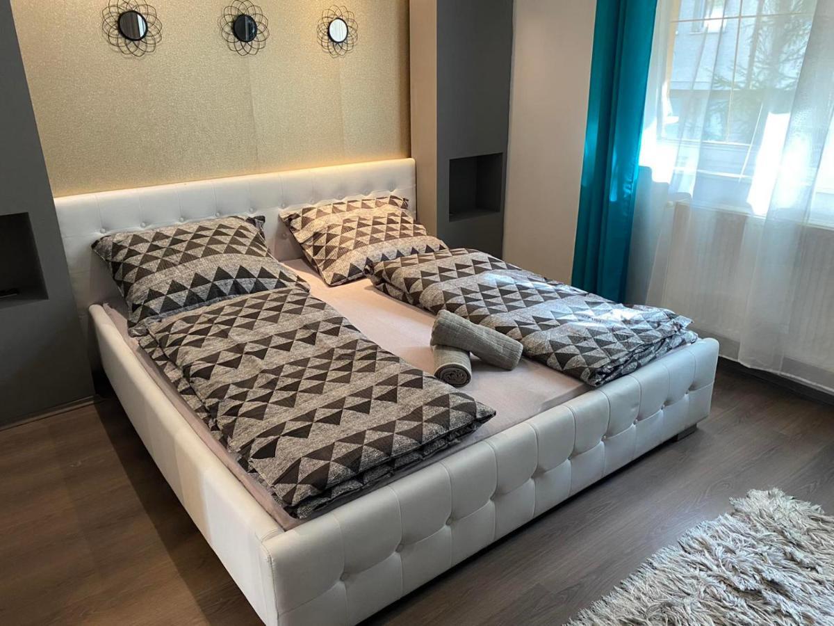 Gabrielle2 apartman Debreţin Exterior foto